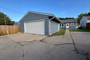 1874 Hoyt Ave E, Saint Paul, MN 55119 - Photo 24