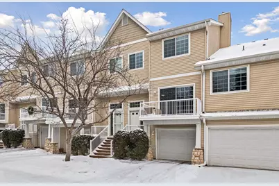 642 Willoughby Way W, Minnetonka, MN 55305 - Photo 4