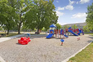 642 Willoughby Way W, Minnetonka, MN 55305 - Photo 48