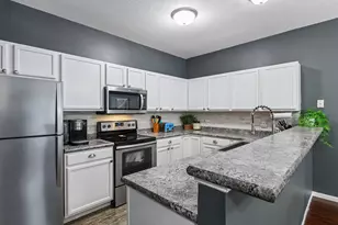 642 Willoughby Way W, Minnetonka, MN 55305 - Photo 4