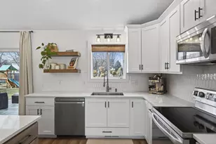 9020 Tamarack Ln, Rockford, MN 55373 - Photo 8