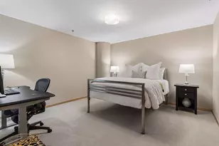 215 10th Ave S, Minneapolis, MN 55415 - Photo 26