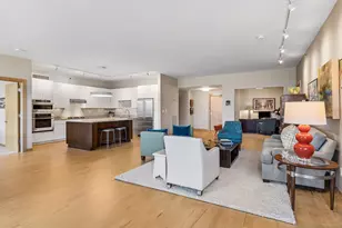 215 10th Ave S, Minneapolis, MN 55415 - Photo 10