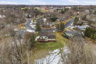 811 Everett Dr, Stillwater, MN 55082 - Photo 2