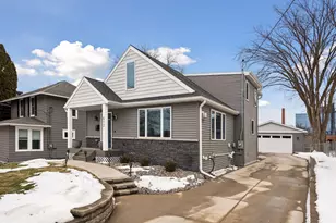 412 15th Ave SW, Rochester, MN 55902 - Photo 2