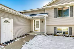 864 S Park Dr, Hastings, MN 55033 - Photo 1