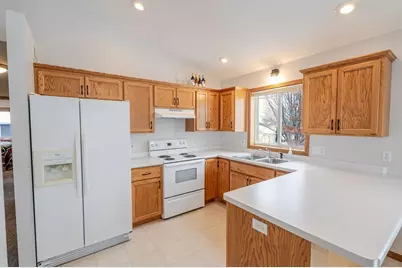 1015 Meadows Drive, Sauk Rapids, MN 56379 - Photo 8