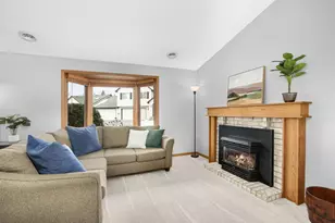 3628 Gershwin Ln N, Oakdale, MN 55128 - Photo 8