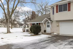 3628 Gershwin Ln N, Oakdale, MN 55128 - Photo 4