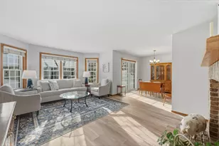 7842 Glenda Ct, Apple Valley, MN 55124 - Photo 4