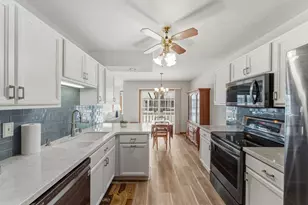 7842 Glenda Ct, Apple Valley, MN 55124 - Photo 12