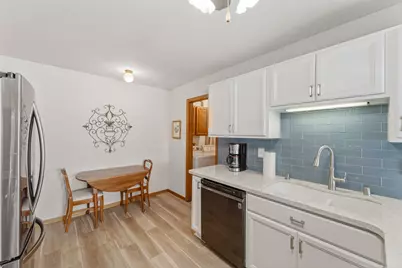 7842 Glenda Court, Apple Valley, MN 55124 - Photo 10