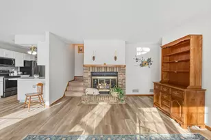 7842 Glenda Ct, Apple Valley, MN 55124 - Photo 8