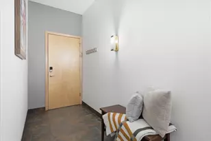 270 4th St E, Saint Paul, MN 55101 - Photo 6