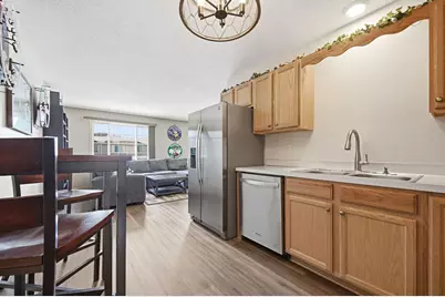 1579 County Road D E #E, Maplewood, MN 55109 - Photo 12