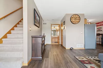 1579 County Road D E #E, Maplewood, MN 55109 - Photo 8