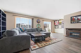 1579 County Rd D E, Maplewood, MN 55109 - Photo 2