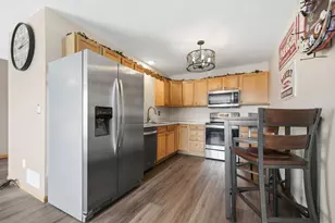 1579 County Rd D E, Maplewood, MN 55109 - Photo 10