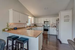 938 Waxon Ln, Hudson, WI 54016 - Photo 16