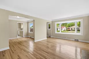 749 Cottage Ave W, Saint Paul, MN 55117 - Photo 8