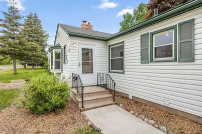 749 Cottage Avenue W, Saint Paul, MN 55117 - Photo 4