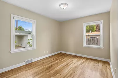 749 Cottage Avenue W, Saint Paul, MN 55117 - Photo 14