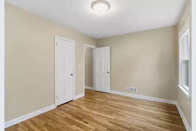 749 Cottage Avenue W, Saint Paul, MN 55117 - Photo 16