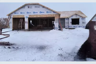 1104 8th Avenue SE, Waseca, MN 56093 - Photo 2