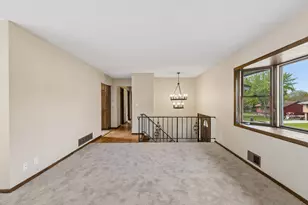 631 Greenway Ave N, Oakdale, MN 55128 - Photo 10