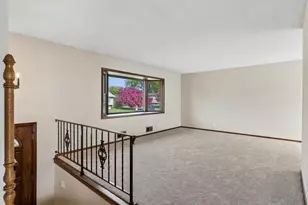 631 Greenway Ave N, Oakdale, MN 55128 - Photo 6