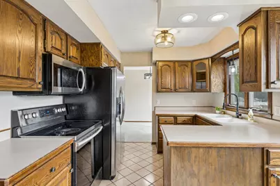 631 Greenway Avenue N, Oakdale, MN 55128 - Photo 22