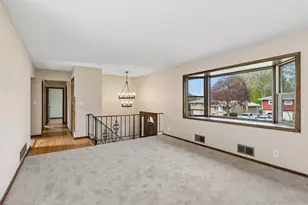 631 Greenway Ave N, Oakdale, MN 55128 - Photo 8