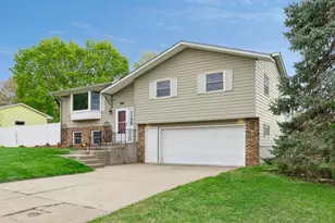 631 Greenway Ave N, Oakdale, MN 55128 - Photo 2