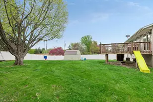 631 Greenway Ave N, Oakdale, MN 55128 - Photo 54