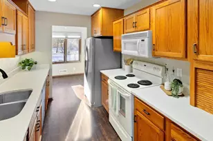 82 Walden St, Burnsville, MN 55337 - Photo 8