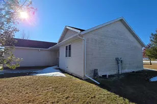 45 Rolling Hills Dr, Elgin, MN 55932 - Photo 6