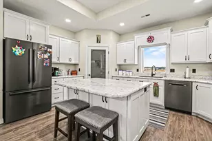 1518 Manfred Dr, Luverne, MN 56156 - Photo 10