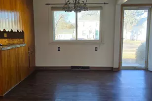 409 S 1st St, Marshall, MN 56258 - Photo 6