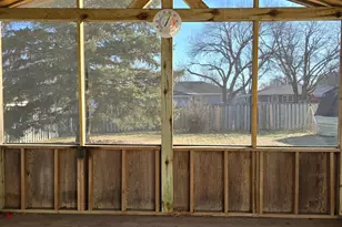 409 S 1st St, Marshall, MN 56258 - Photo 24