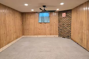 409 S 1st St, Marshall, MN 56258 - Photo 18