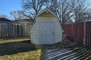 409 S 1st St, Marshall, MN 56258 - Photo 26