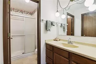 5210 Balmoral Ln, Bloomington, MN 55437 - Photo 18