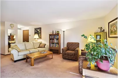 5210 Balmoral Lane #305, Bloomington, MN 55437 - Photo 6