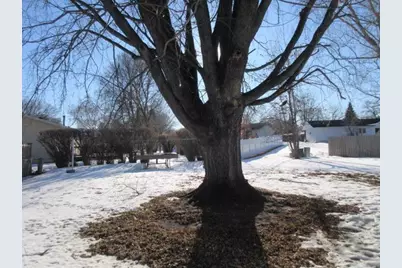 206 32nd Avenue N, Fargo, ND 58102 - Photo 2