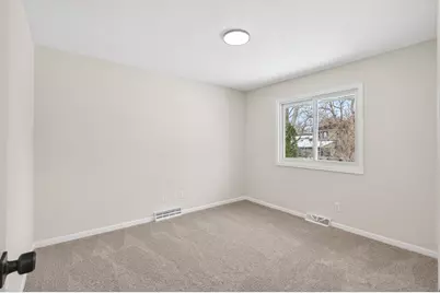 6616 Hillsboro Avenue N, Brooklyn Park, MN 55428 - Photo 8