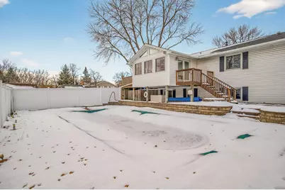 6616 Hillsboro Avenue N, Brooklyn Park, MN 55428 - Photo 2