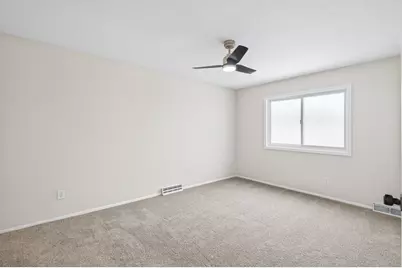 6616 Hillsboro Avenue N, Brooklyn Park, MN 55428 - Photo 30