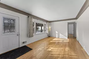 11832 Crawford Rd W, Minnetonka, MN 55343 - Photo 4