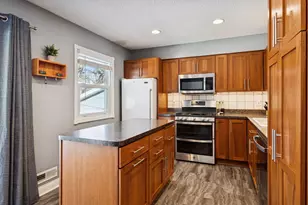 8330 Beard Rd, Bloomington, MN 55431 - Photo 8