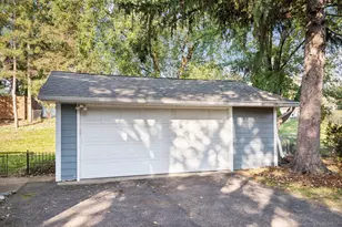 8330 Beard Rd, Bloomington, MN 55431 - Photo 32